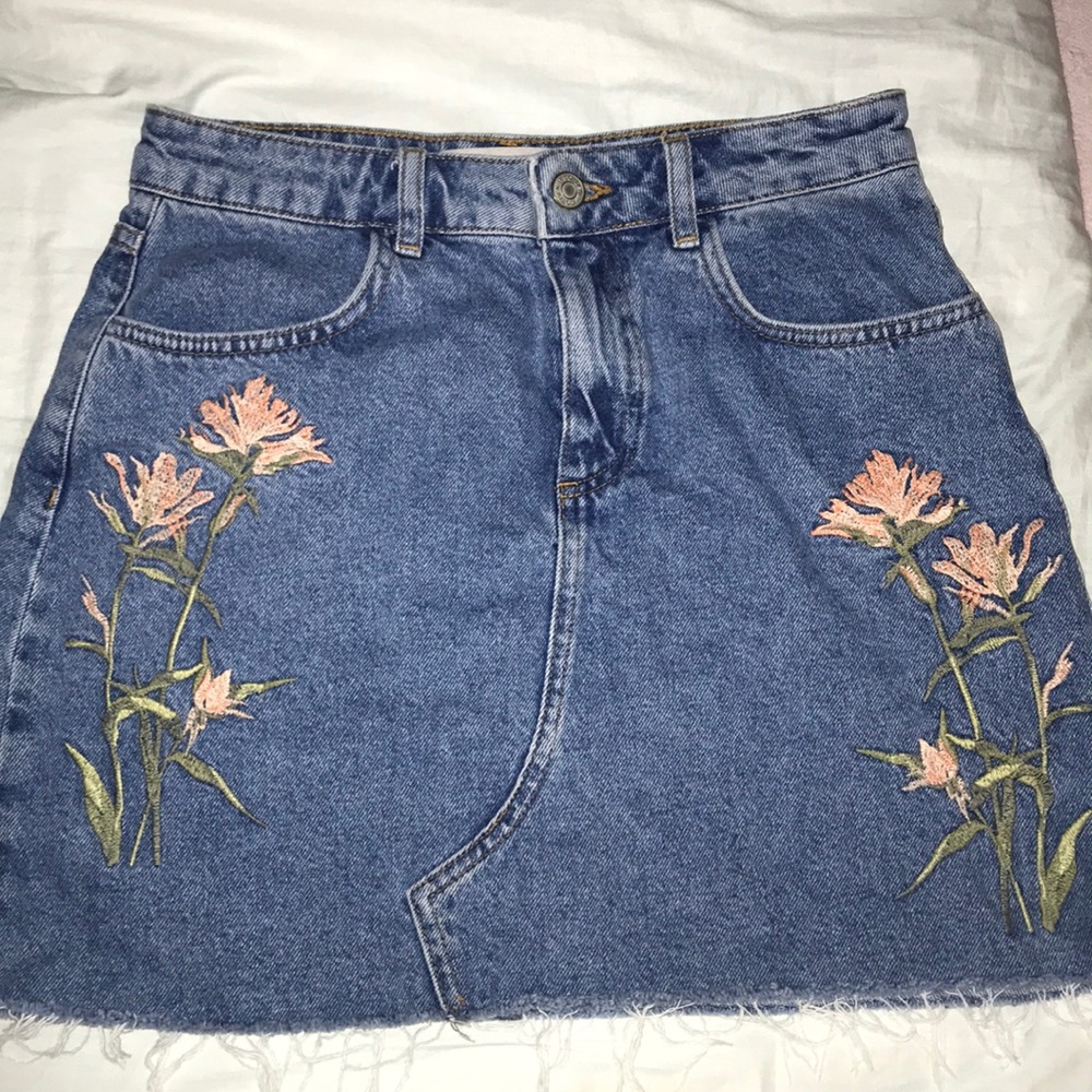 Jean Skirt with floral embroidery